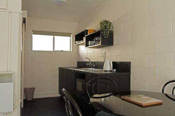 Family Unit - kitchenette