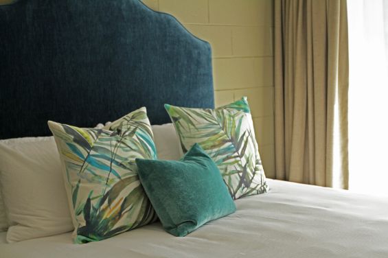 Turquoise Room - bed