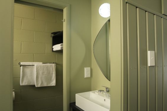 Elephant Unit - bathroom