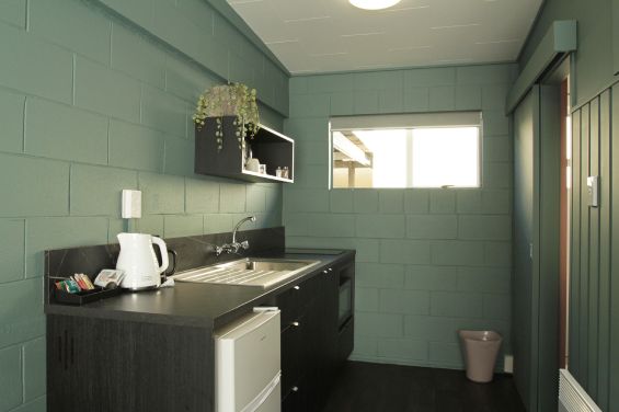 Birds of a Feather - kitchenette