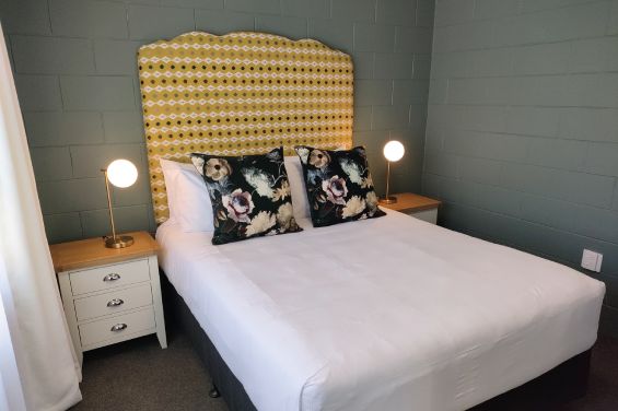1-Bedroom Queen