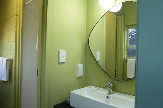1-Bedroom Queen - bathroom