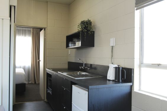 2-Bedroom Family - kitchette